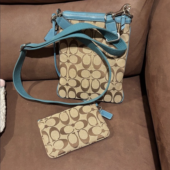 Coach crossbody Blue and Tan Women Bag Set - Picture 6 of 12